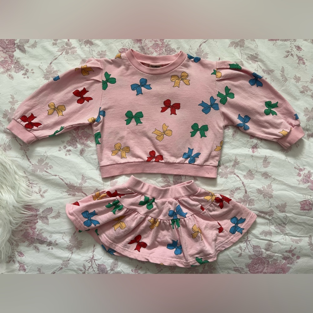 Girls clothing